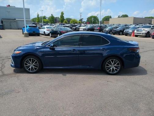 2024 Toyota Camry Hybrid XLE