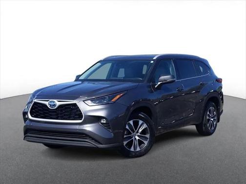 2022 Toyota Highlander Hybrid XLE