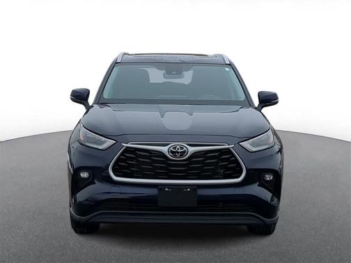 2025 Toyota Highlander XLE