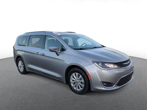 2018 Chrysler Pacifica Touring-L Plus