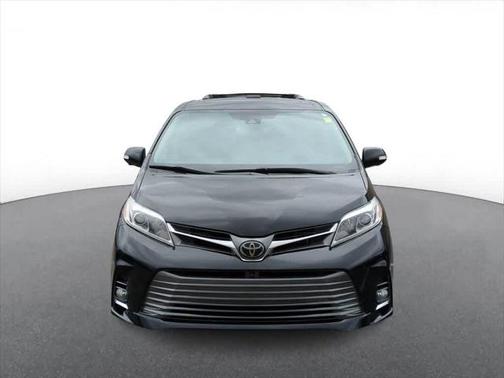 2019 Toyota Sienna Limited Premium