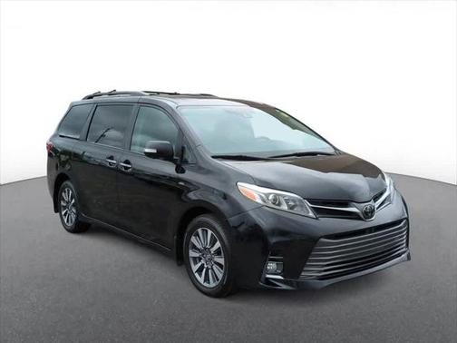 2019 Toyota Sienna Limited Premium