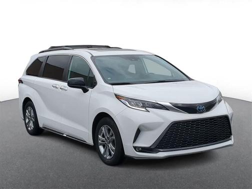 2023 Toyota Sienna XSE 7 Passenger
