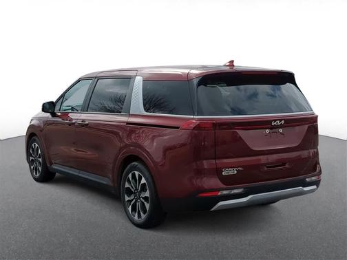2024 Kia Carnival EX