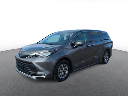 2021 Toyota Sienna XLE 7 Passenger