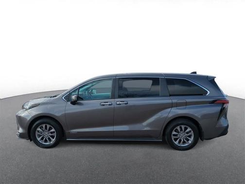 2021 Toyota Sienna XLE 7 Passenger