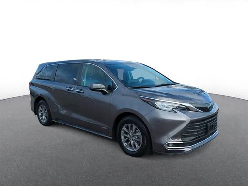 2021 Toyota Sienna XLE 7 Passenger