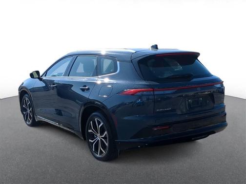 2025 Toyota Crown Signia XLE