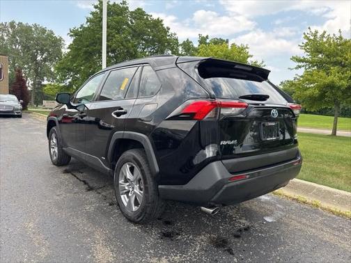 2022 Toyota RAV4 Hybrid XLE