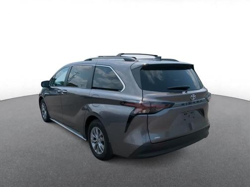 Predawn Gray Mica 2024 Toyota Sienna XLE