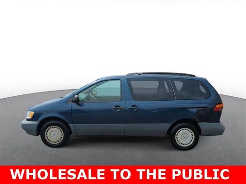 2000 Toyota Sienna LE