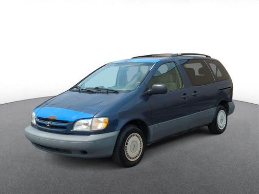 2000 Toyota Sienna LE