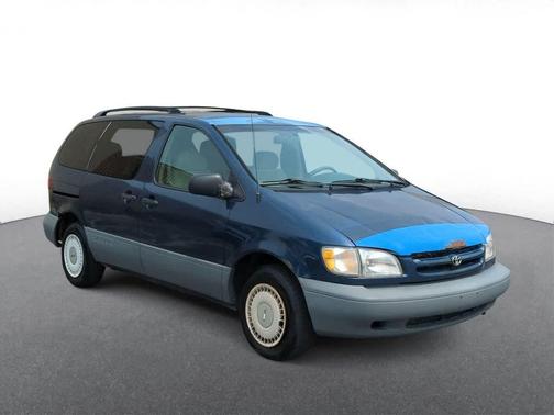 2000 Toyota Sienna LE