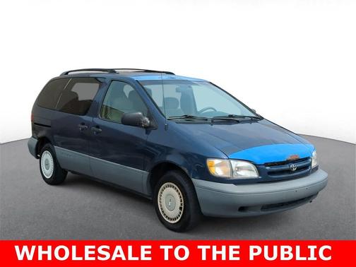 2000 Toyota Sienna LE