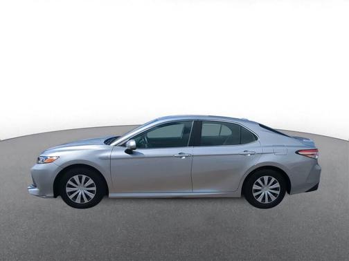 Celestial Silver Metallic 2019 Toyota Camry Hybrid LE