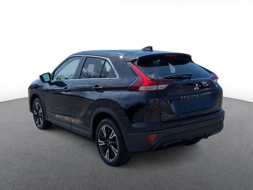 Labrador Black Pearl 2026 Mitsubishi Eclipse Cross SE