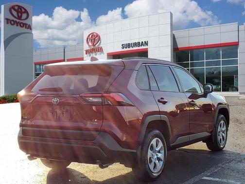 Photo 5 of 29 of 2019 Toyota RAV4 LE