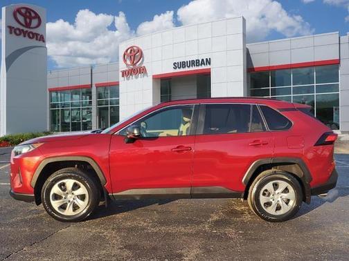 Photo 2 of 29 of 2019 Toyota RAV4 LE