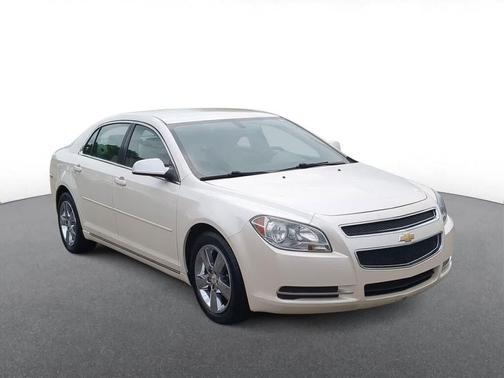 White Diamond Tricoat 2010 Chevrolet Malibu LT