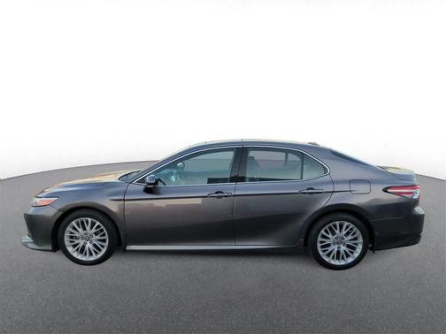 2018 Toyota Camry Hybrid XLE