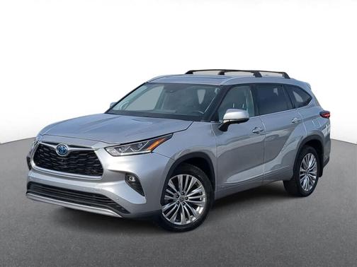 2023 Toyota Highlander Hybrid Platinum