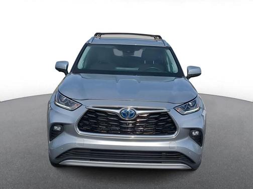 2023 Toyota Highlander Hybrid Platinum