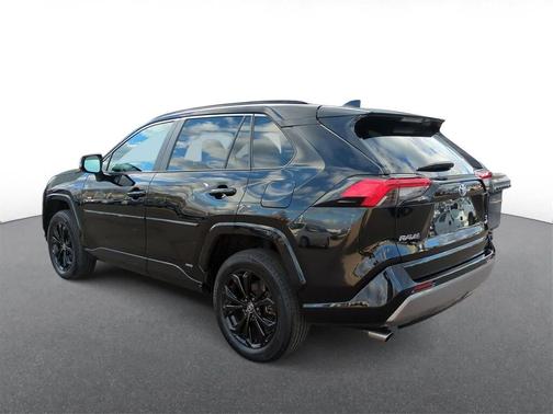 2022 Toyota RAV4 Hybrid SE