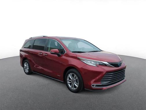 2021 Toyota Sienna Limited 7-Passenger