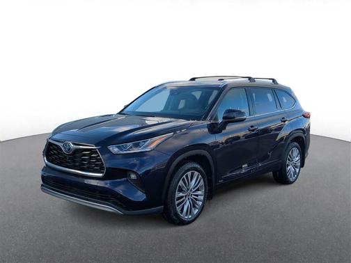 2022 Toyota Highlander Hybrid Platinum