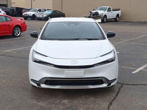 2026 Toyota Prius Plug-In Hybrid SE