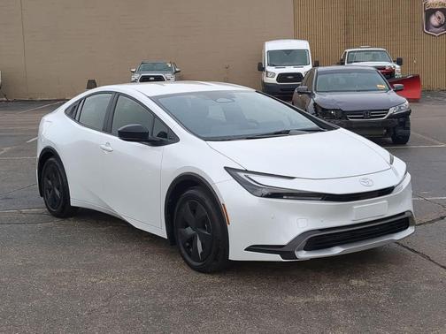 2026 Toyota Prius Plug-In Hybrid SE