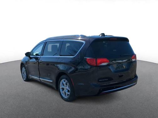 2018 Chrysler Pacifica Touring-L