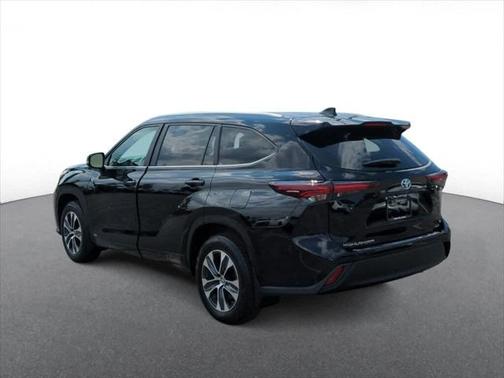 2024 Toyota Highlander Hybrid XLE