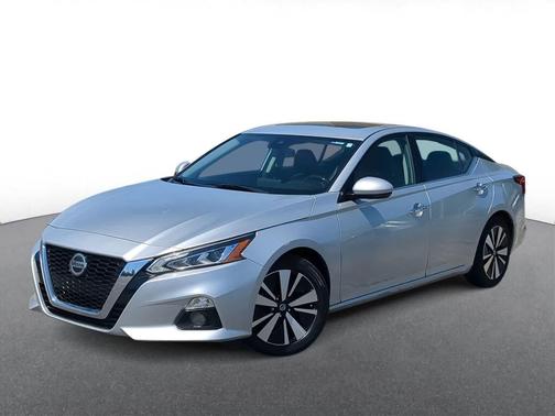 Brilliant Silver Metallic 2019 Nissan Altima 2.5 SL