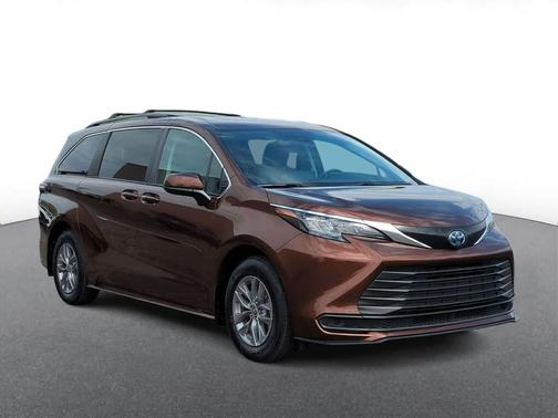 Sunset Bronze Mica 2024 Toyota Sienna LE