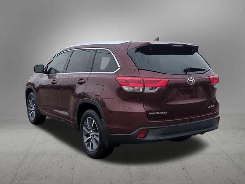 Ooh La La Rouge Mica 2017 Toyota Highlander XLE