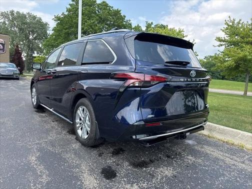 2023 Toyota Sienna Platinum 7 Passenger