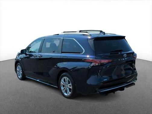 2023 Toyota Sienna Platinum 7 Passenger
