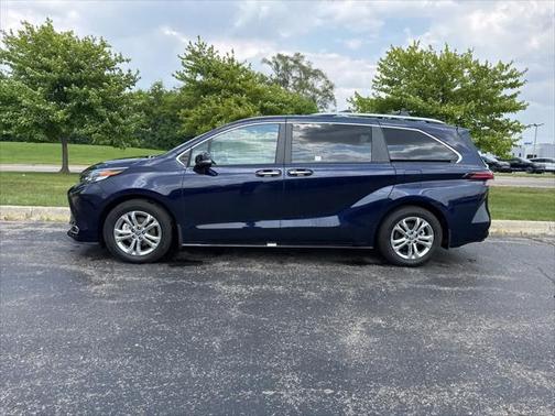 2023 Toyota Sienna Platinum 7 Passenger