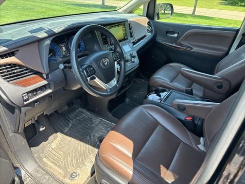 2020 Toyota Sienna Limited Premium