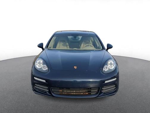 2015 Porsche Panamera 4
