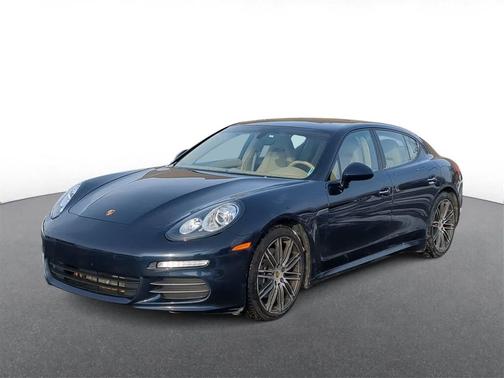 2015 Porsche Panamera 4