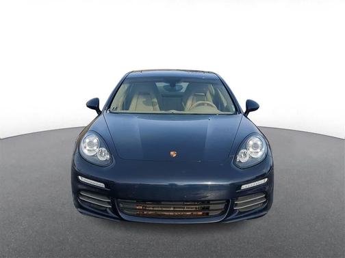 2015 Porsche Panamera 4