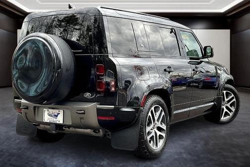 2022 Land Rover Defender 110 X-Dynamic SE