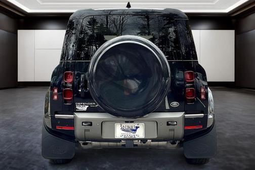 2022 Land Rover Defender 110 X-Dynamic SE