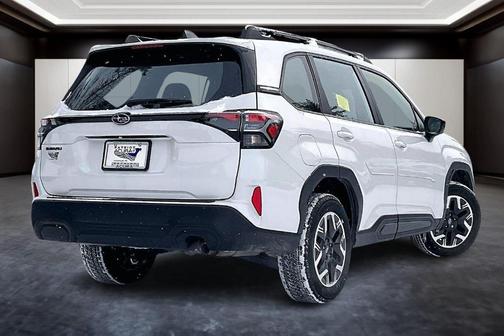 2025 Subaru Forester Base