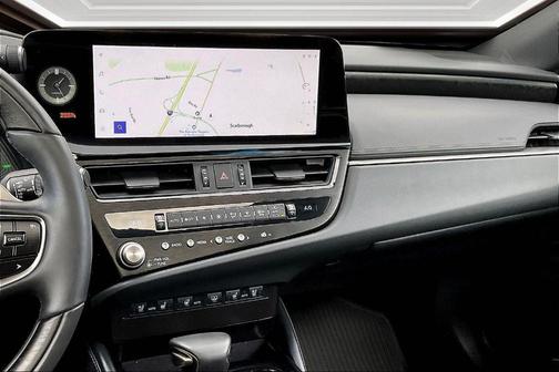 2025 Lexus ES 300h Luxury