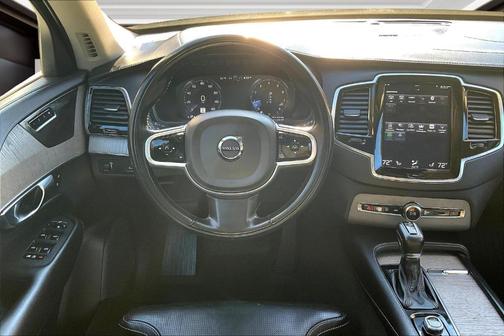 2022 Volvo XC90 T6 Inscription