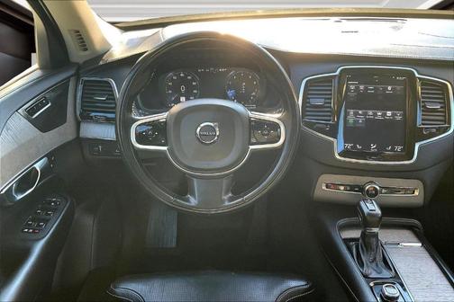 2022 Volvo XC90 T6 Inscription 7 Passenger