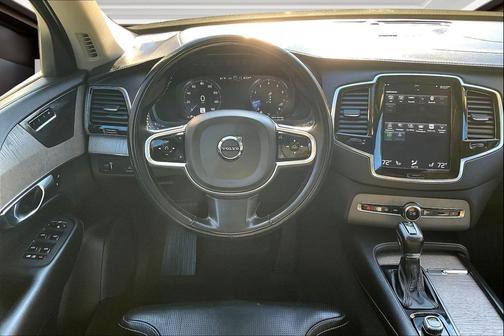 2022 Volvo XC90 T6 Inscription